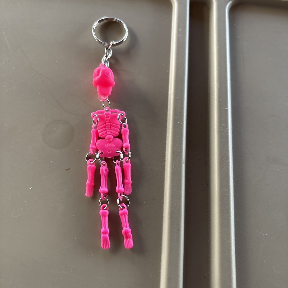 Vintage Old Retro Keyring Key Chain Plastic Pink Bones Full Body Scellington - Picture 3 of 5